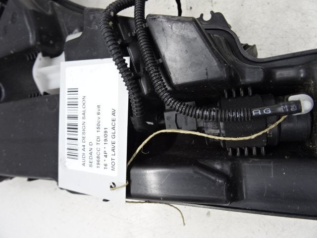 LAVE-GLACE POMPE AVANT Audi A4 (B9) (8K5955647), Autos : Pièces & Accessoires, Auto-Union-Straße  1,
85057  Ingolstadt, DE, Info@audi.de