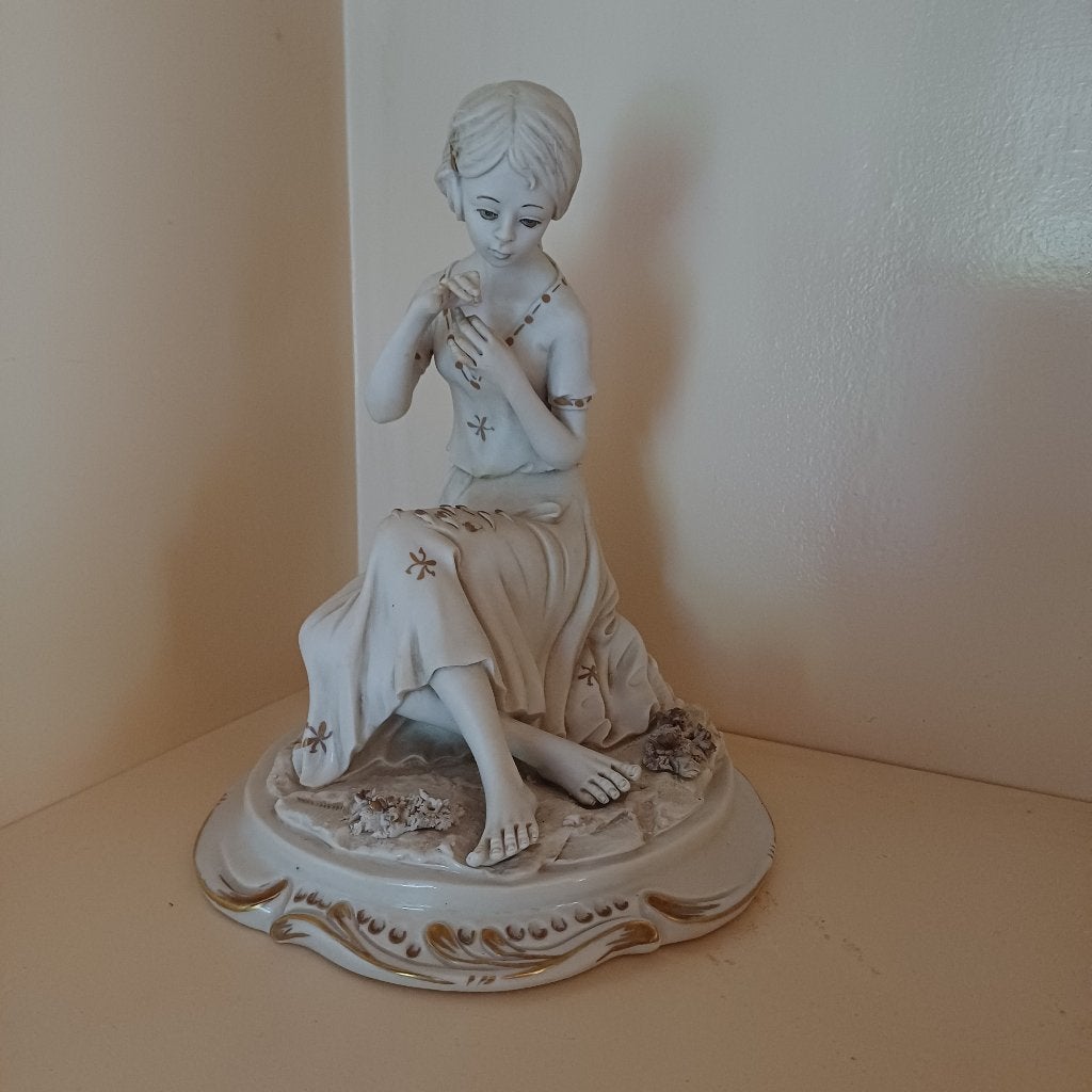 Elegant biscuit beeld Capodimonte, Verzamelen, Beelden en Beeldjes, Ophalen, Zo goed als nieuw, Mens