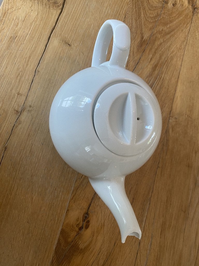 Witte porseleinen theepot, Gebruikt, Ophalen of Verzenden, Theepot, Modern