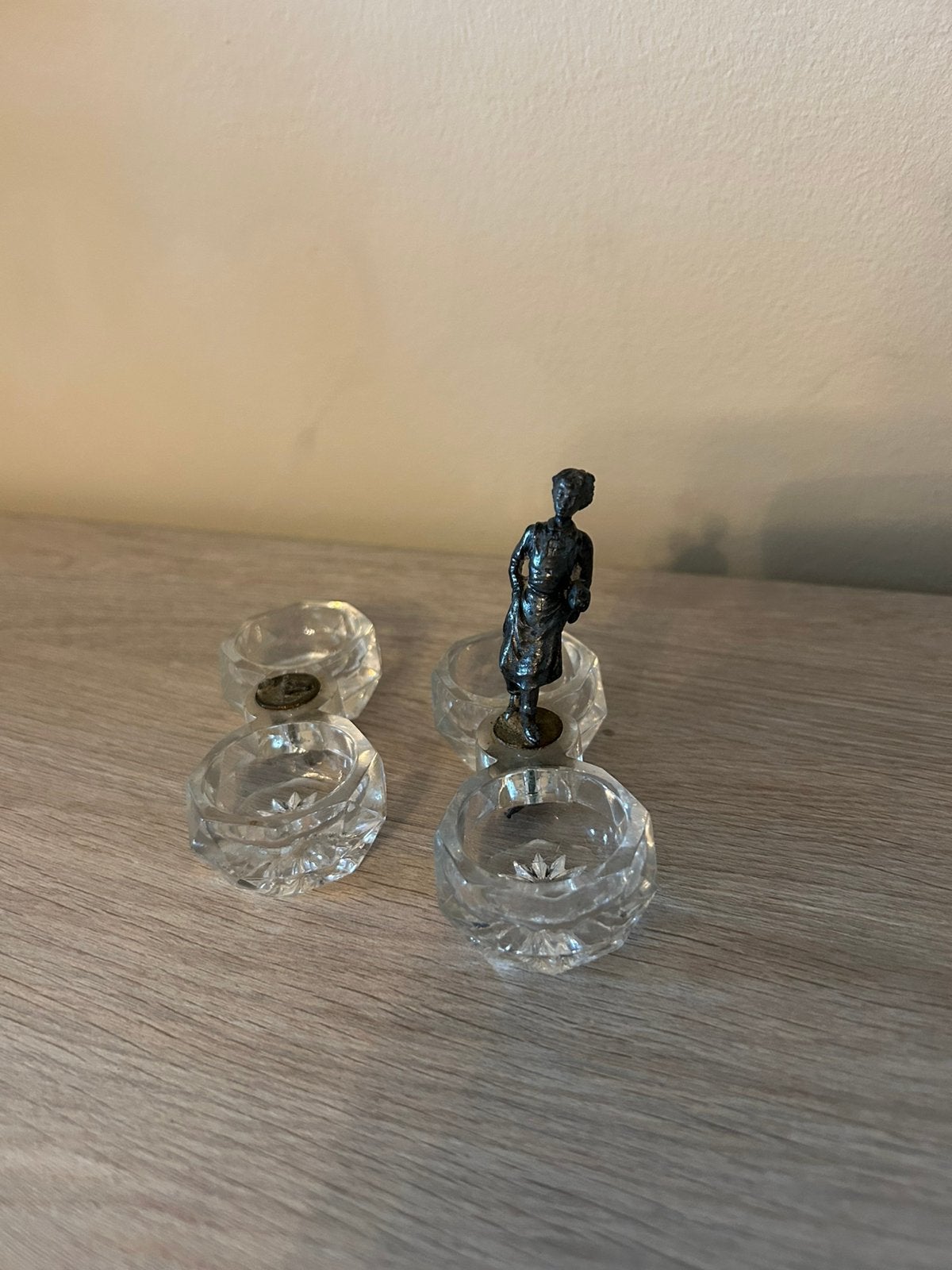 Saint Louis kristallen zoutvaatje met verzilverd beeldje, Antiek en Kunst, Ophalen