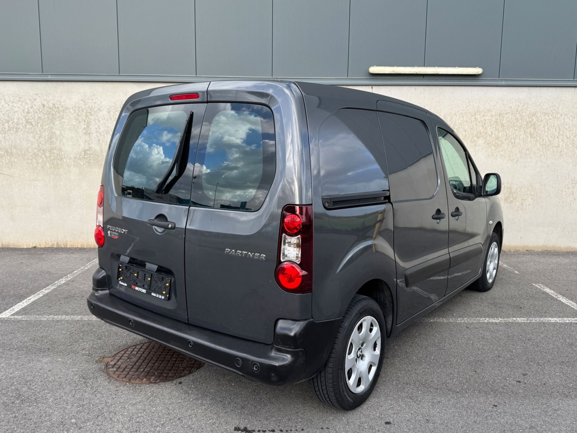 PEUGEOT PARTNER - 2015 - 134.000 km - airco - cruise, Auto's, Voorwielaandrijving, Euro 5, Gebruikt, 65 kW