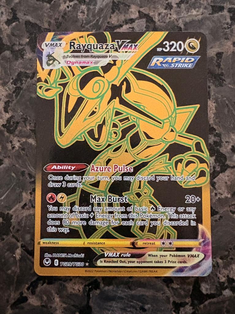 Carte Pokémon rare secrète dorée Rayquaza VMAX, Enlèvement ou Envoi, Comme neuf