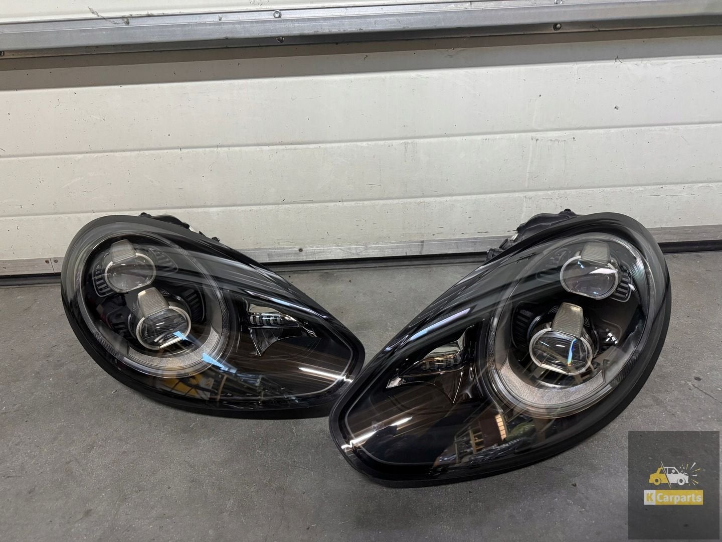 970.631.971.04, Porsche Panamera 970 FULL LED GTS gauche dro, Porscheplatz 1
70435  Stuttgart, DE, Porsche, Info@porsche.de, Utilisé
