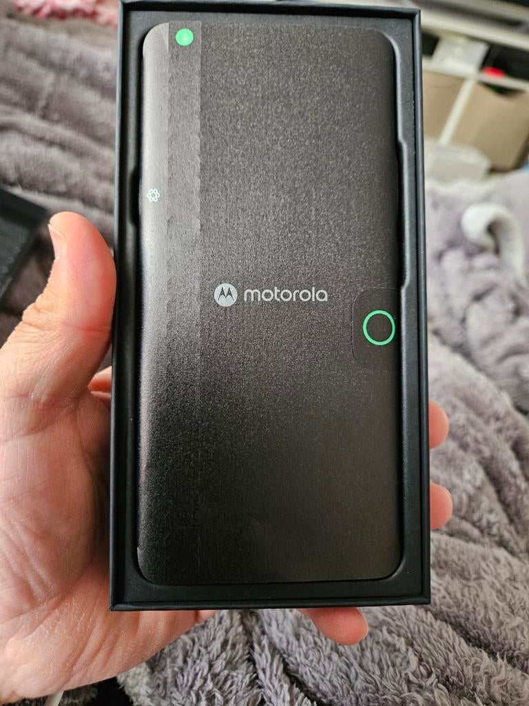 Motorola Signature 5G, 512GB, 16GB, Pantone Carbon, Ophalen