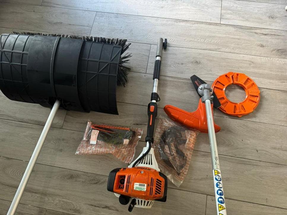STIHL combisysteme  KM 131R de 2023 comme neuve, Jardin & Terrasse, Enlèvement, Comme neuf
