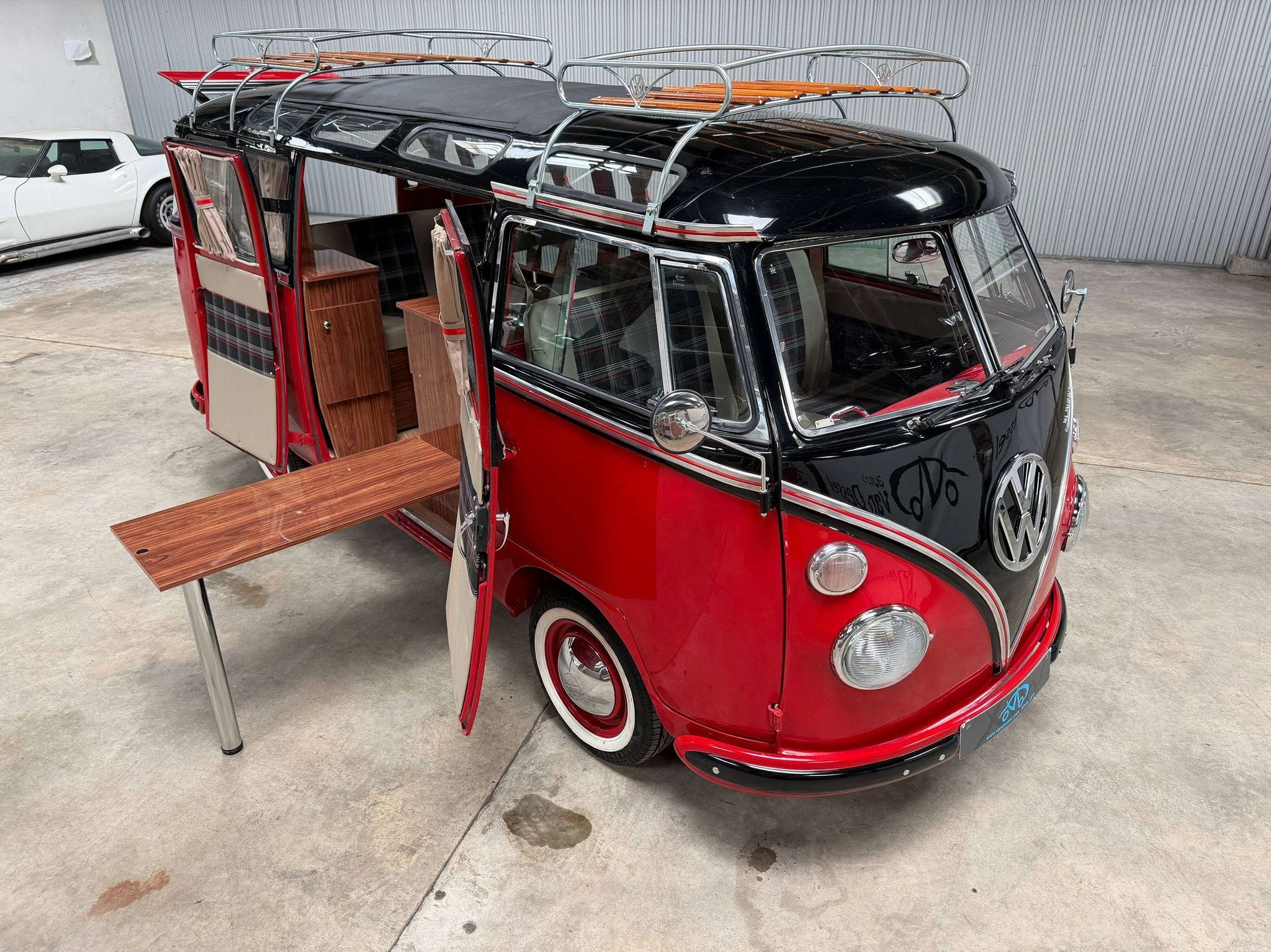 Volkswagen T1 Kombi Samba Style 23 Window Camper (bj 1974), Auto's, Automaat, 4 deurs, Zwart, Volkswagen