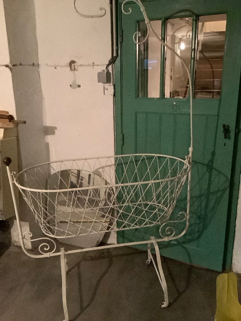 metalen wieg, Ophalen, Wieg