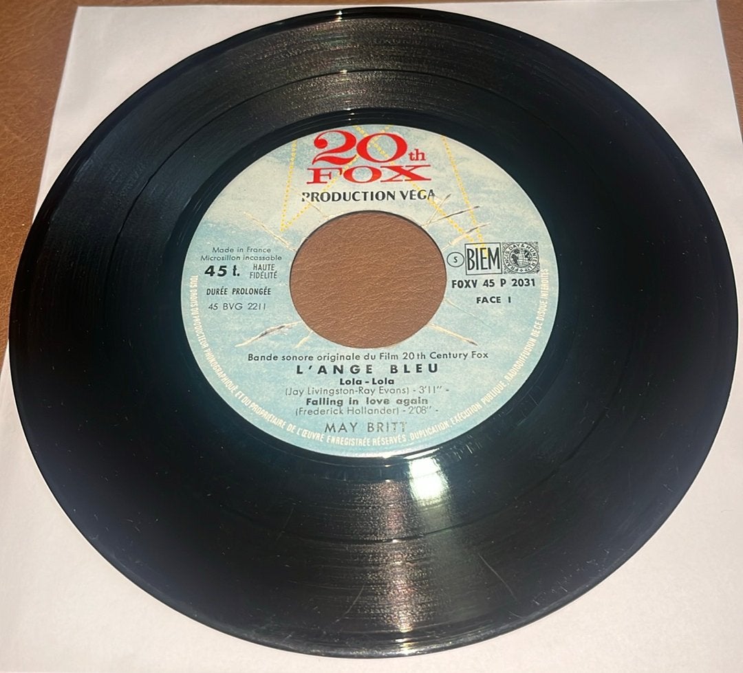 May Britt ‎– L'Ange Bleu/ Bradley Mundy - Willi’s Theme - 7”, Ophalen of Verzenden, Gebruikt