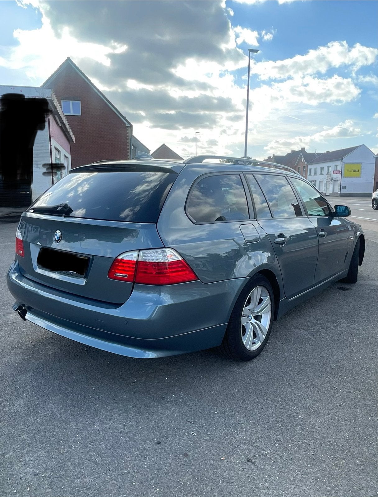 Voiture Bmw 520i Touring LCI E61., Noir, 5 portes, Break, Automatique