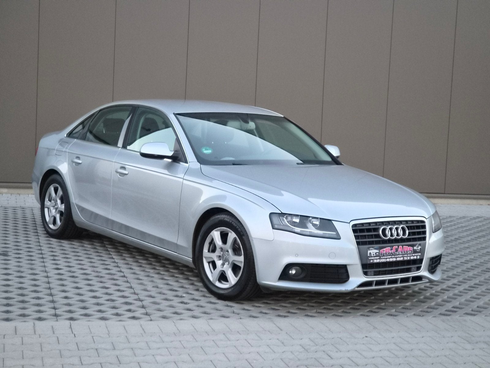 Audi A4 2010 2.0 136pk Nette Wagen 1j Garantie, Auto's, Audi, 100 kW, Euro 5, Stof, Zwart