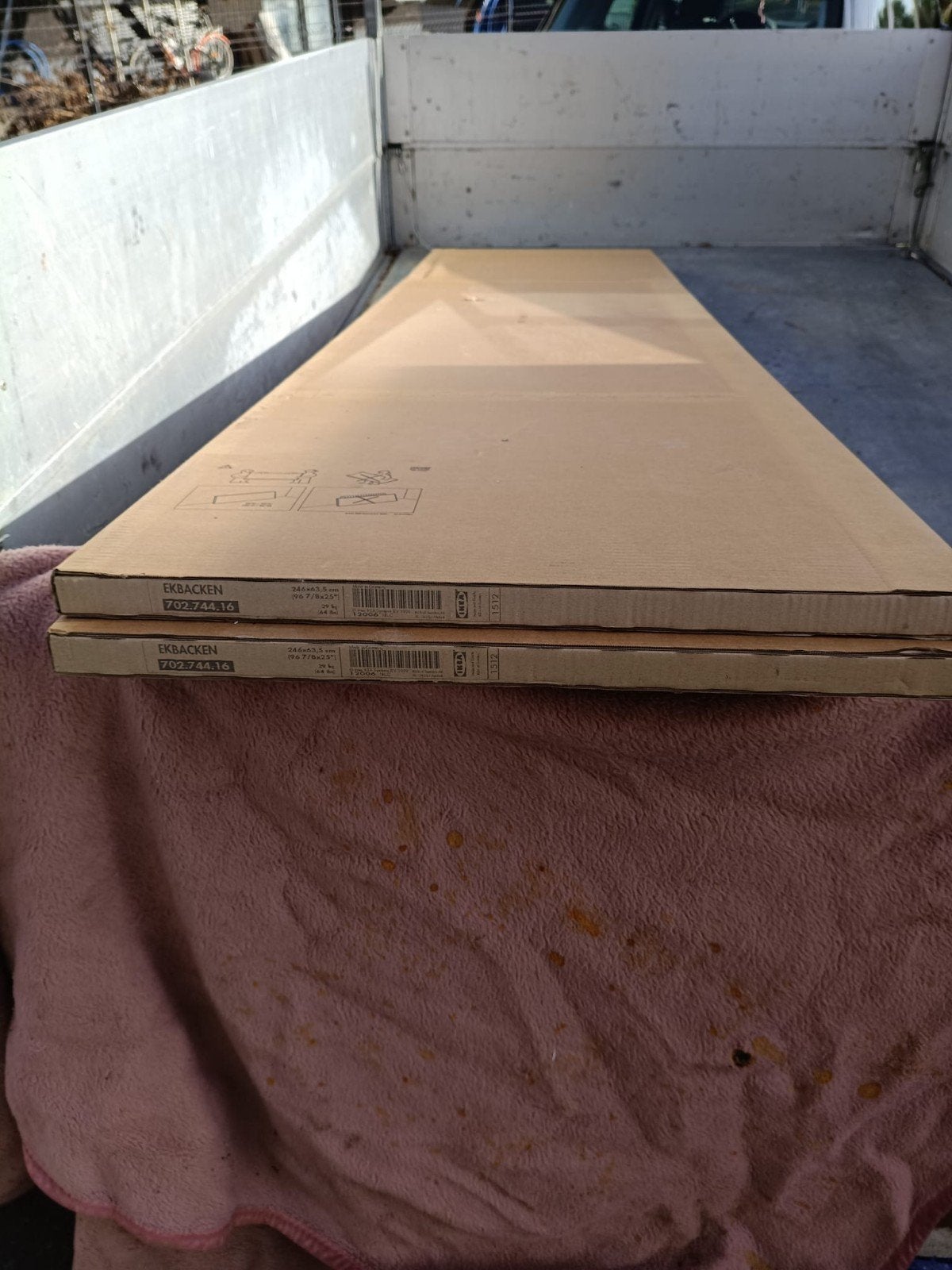 Ikea planken, Ophalen