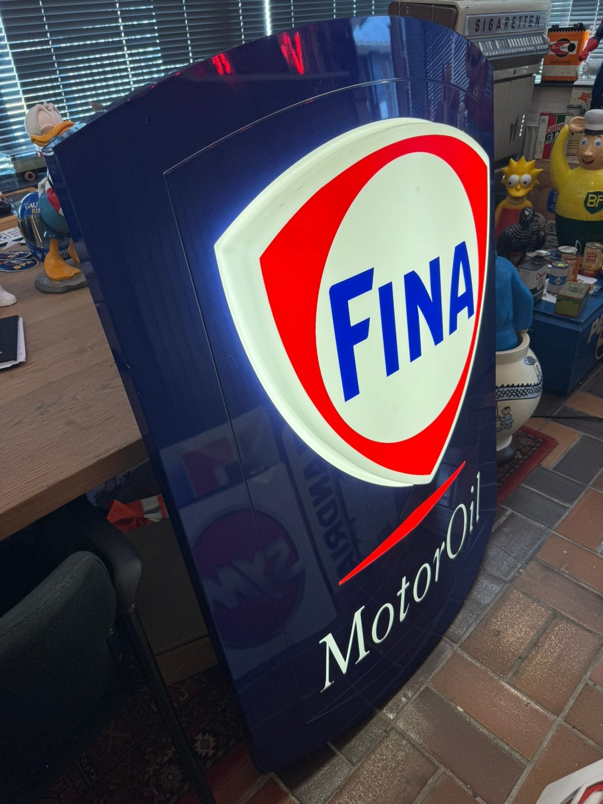 FINA Motor olie oude reclame lichtbak, Verzamelen, Ophalen, Gebruikt, Lichtbak of (neon) lamp