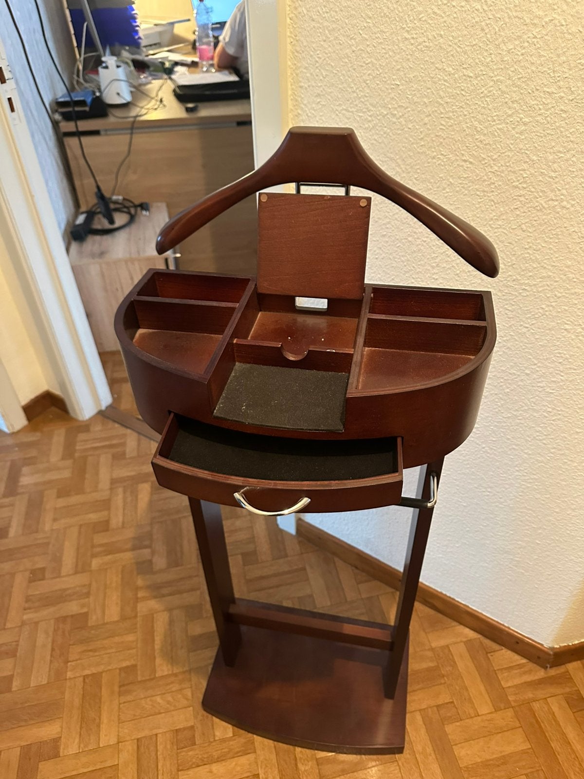 Valet de chambre / valet de nuit en bois avec tiroir – 80€, Enlèvement, Comme neuf, Bois
