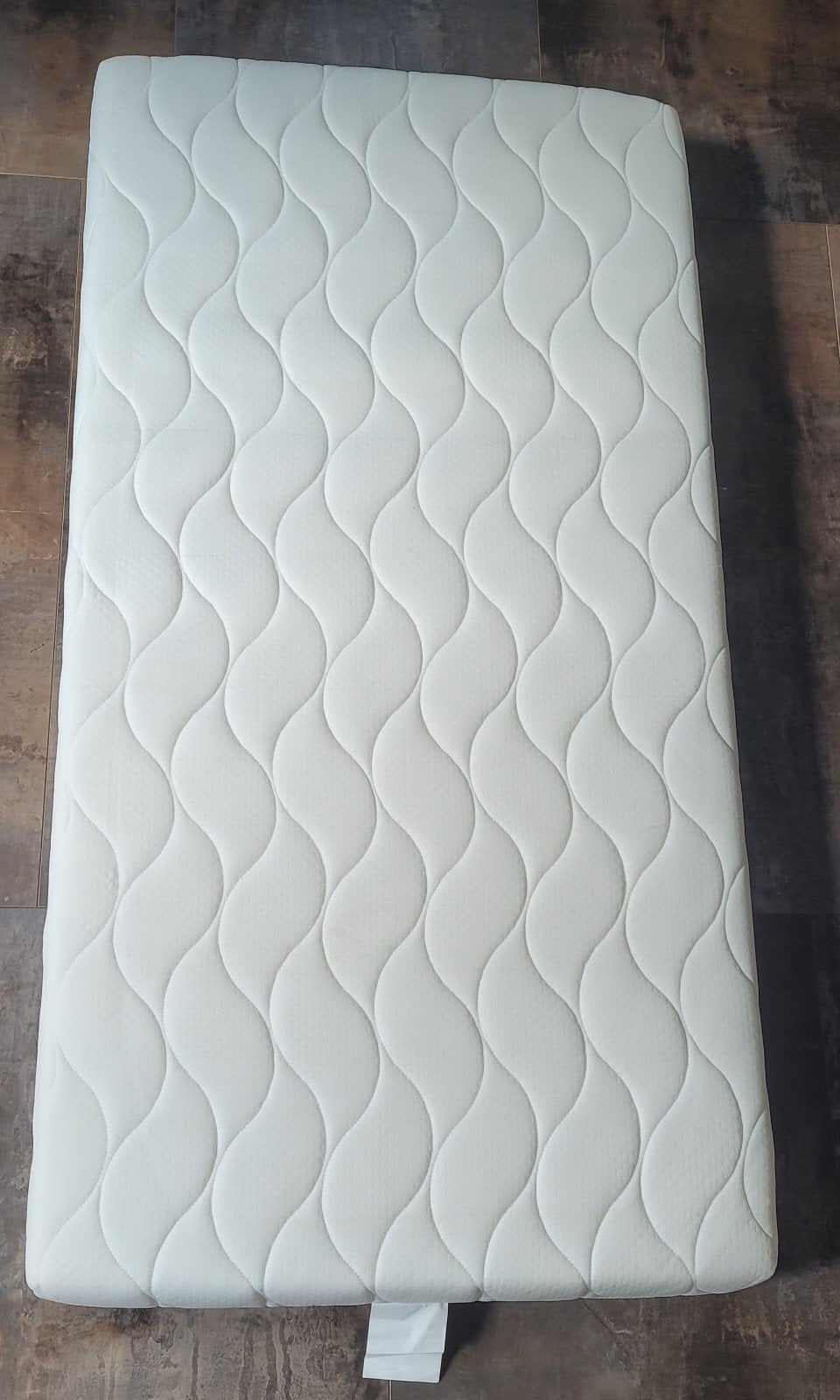 Matelas 70x140cm jamais utiliser
Anti acariens
1 face ultra, Enlèvement, Matelas