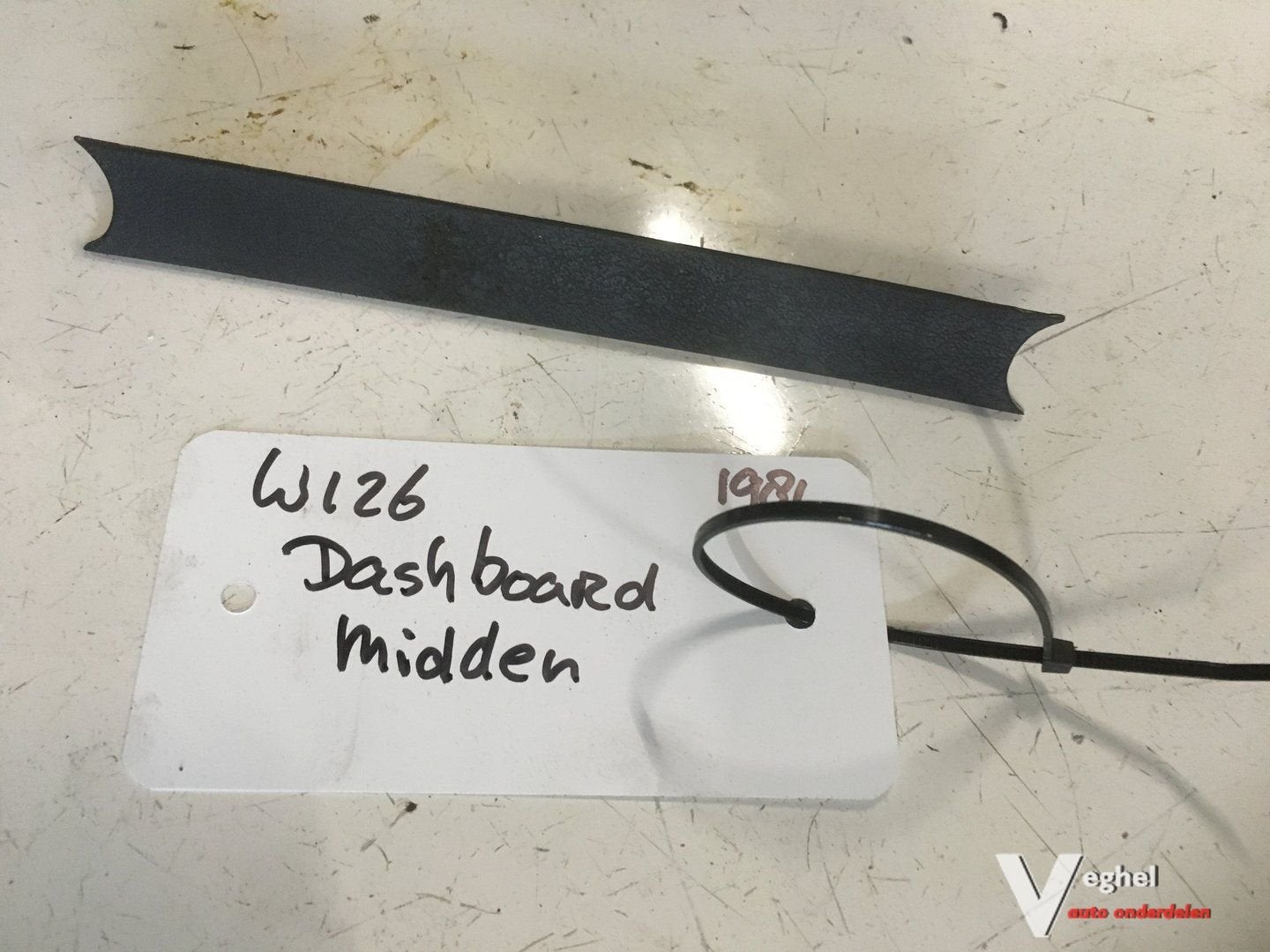 Mercedes W126 1981  Dashboard afdekkapje Midden, Gebruikt, -, -, Ophalen of Verzenden