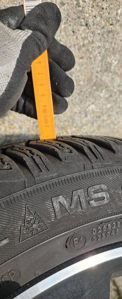 Originele mercedes velgen met zgn winterbanden, Autos : Pièces & Accessoires, Neuf, Pneus hiver, Véhicule de tourisme, 17 pouces