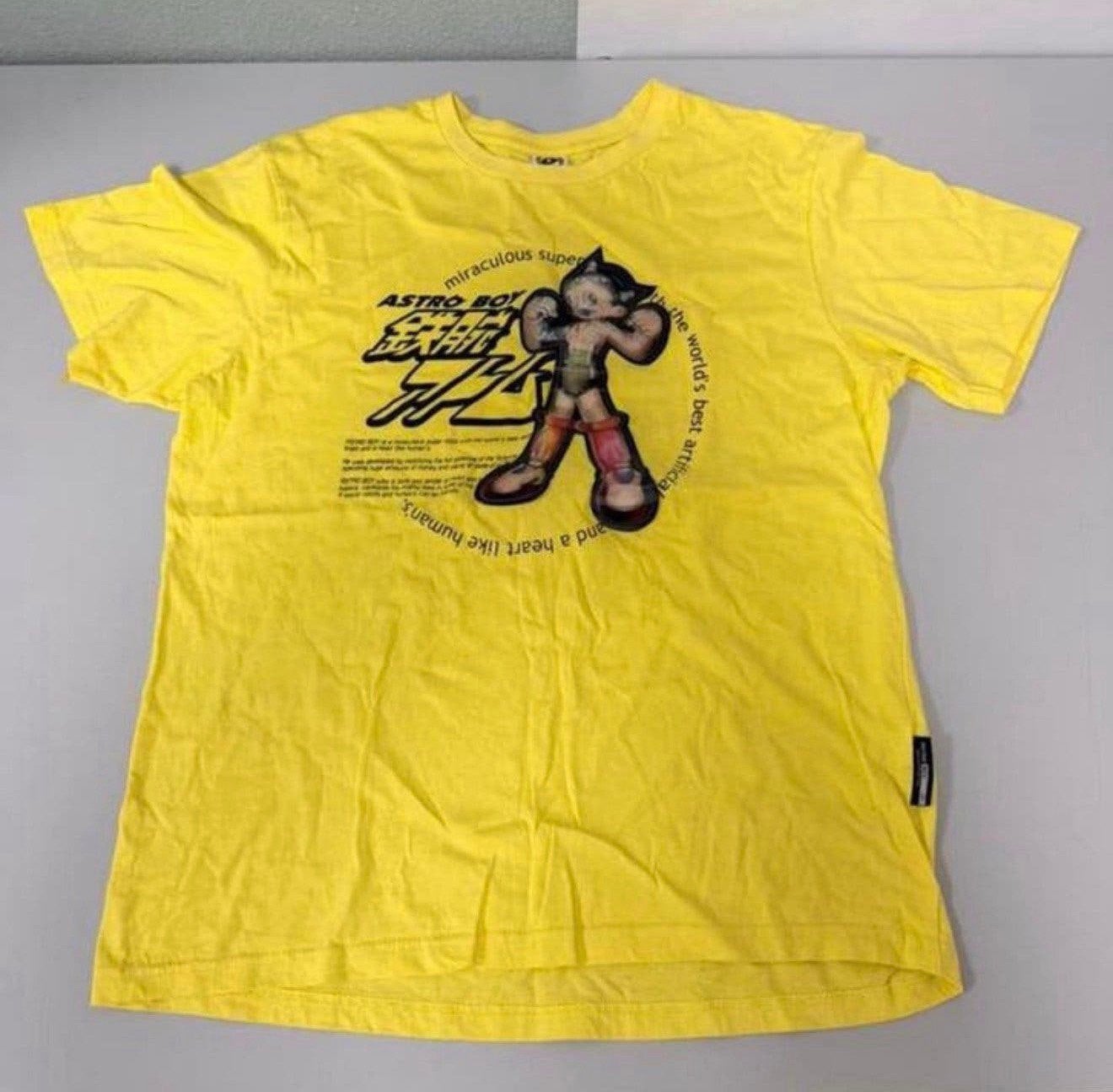 T-shirt 3D Rare Astro Boy XL - Édition limitée - Tezuka, Enlèvement ou Envoi, Comme neuf, Taille 56/58 (XL), Jaune