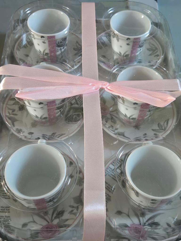 Ongeopend klein servies, Maison & Meubles, Neuf, Service complet, Enlèvement, Autres matériaux