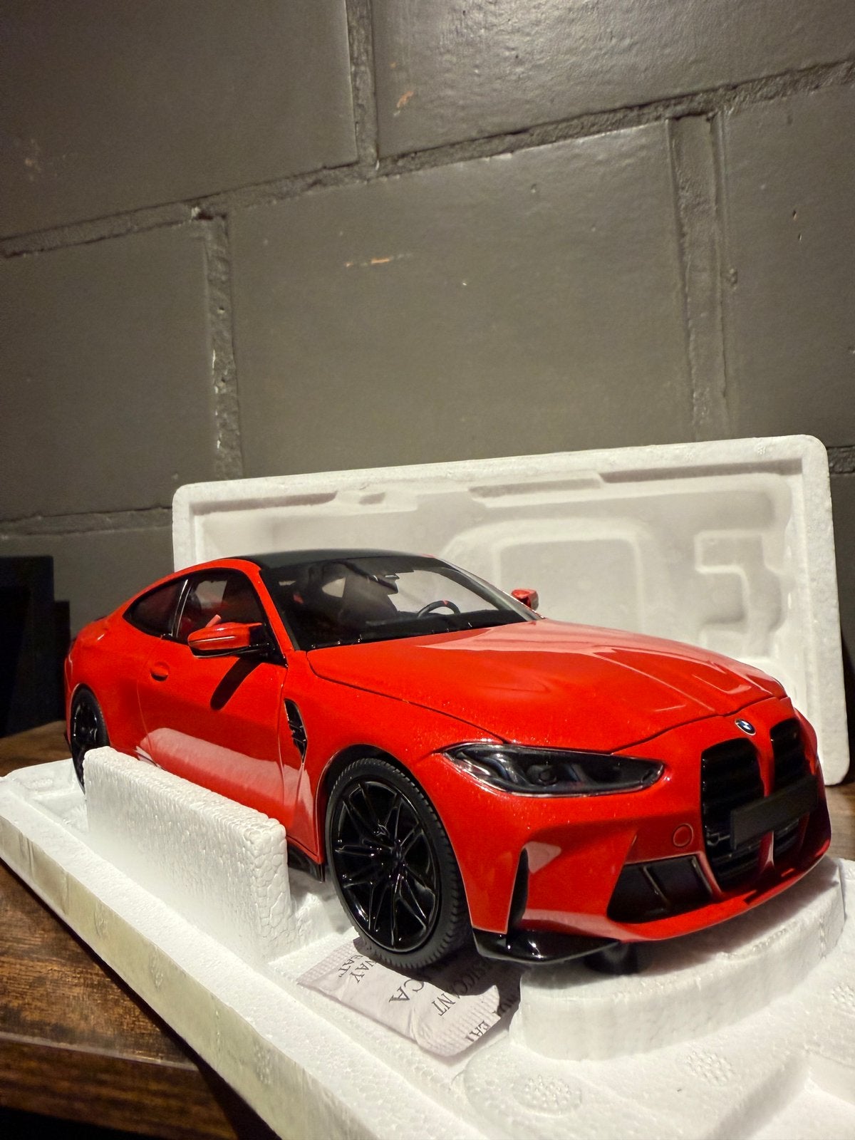 Minichamps BMW M4, Hobby en Vrije tijd, Modelauto's | 1:18, Ophalen, Zo goed als nieuw, MiniChamps