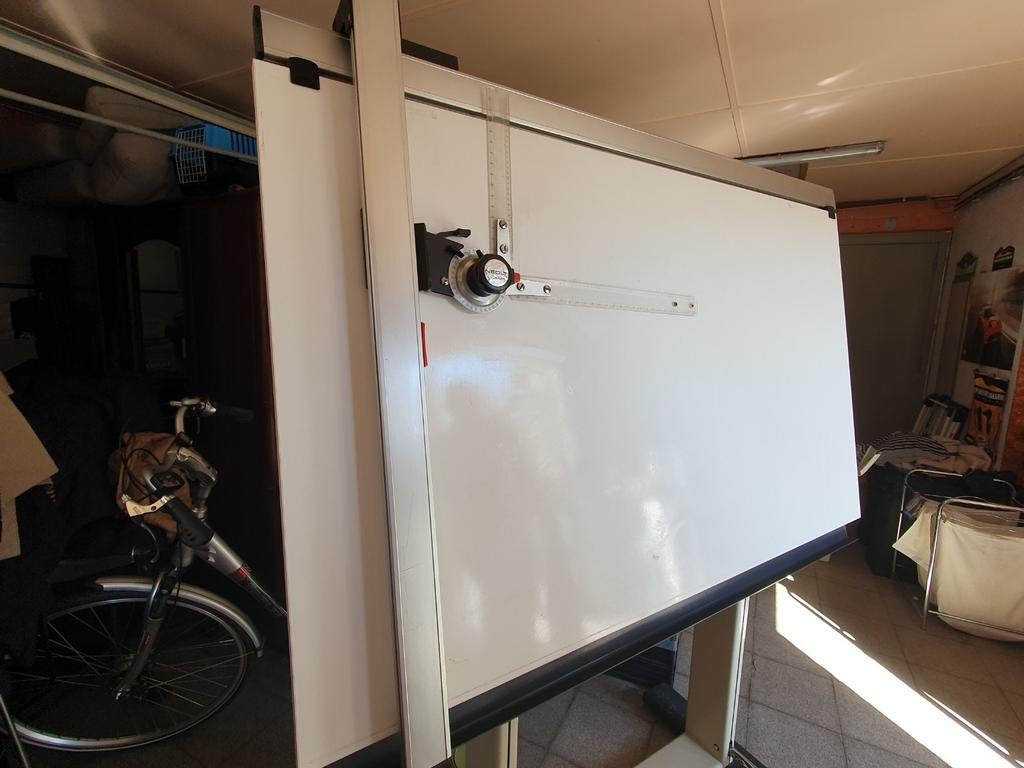 Tekentafel te koop , tekenblad 1,70 breed  1m hoogte, Hobby en Vrije tijd, Ophalen