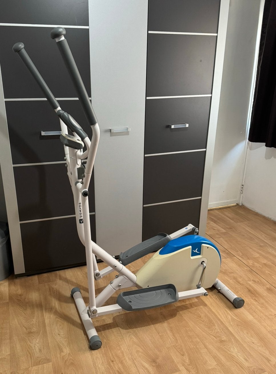 Vélo elliptique Domyos VE 200, Sports & Fitness, Appareils de fitness, Utilisé, Vélo elliptique, Bras, Jambes, Pectoraux, Abdominaux