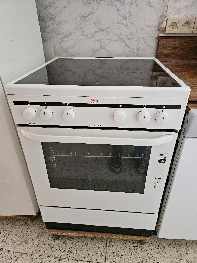 Cuisinière vitrocéramique + four -  COMPÉTENCE - 60 CM, Elektronische apparatuur, Fornuizen, Zo goed als nieuw, Tussenbouw, Elektrisch