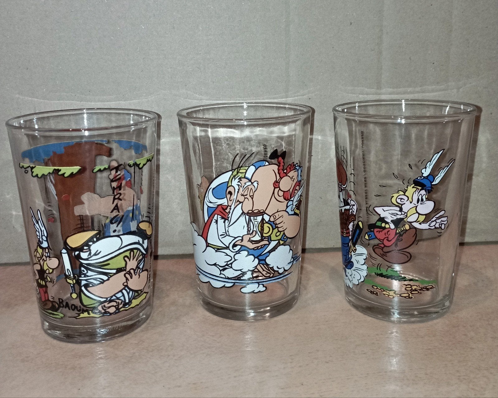 3 glazen Asterix en Obelix (1984 & 1986), Collections, Personnages de BD, Comme neuf, Ustensile, Astérix et Obélix, Enlèvement ou Envoi