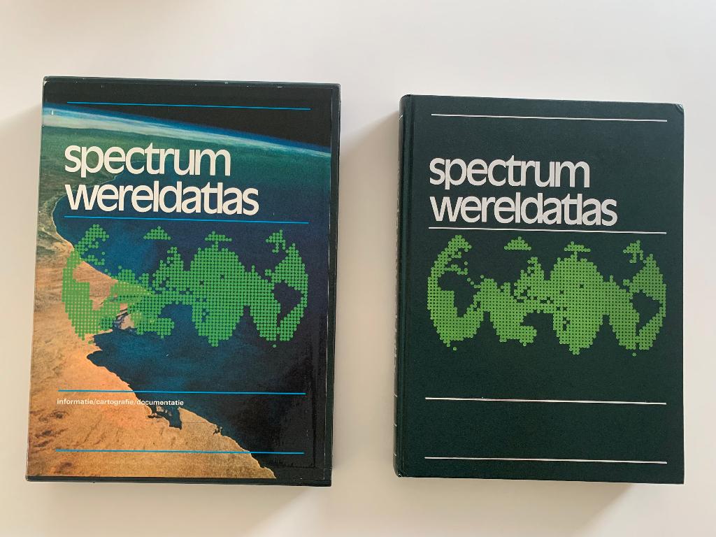Spectrum wereldatlas, Boeken, Atlassen en Landkaarten, Ophalen of Verzenden, Zo goed als nieuw, Wereld