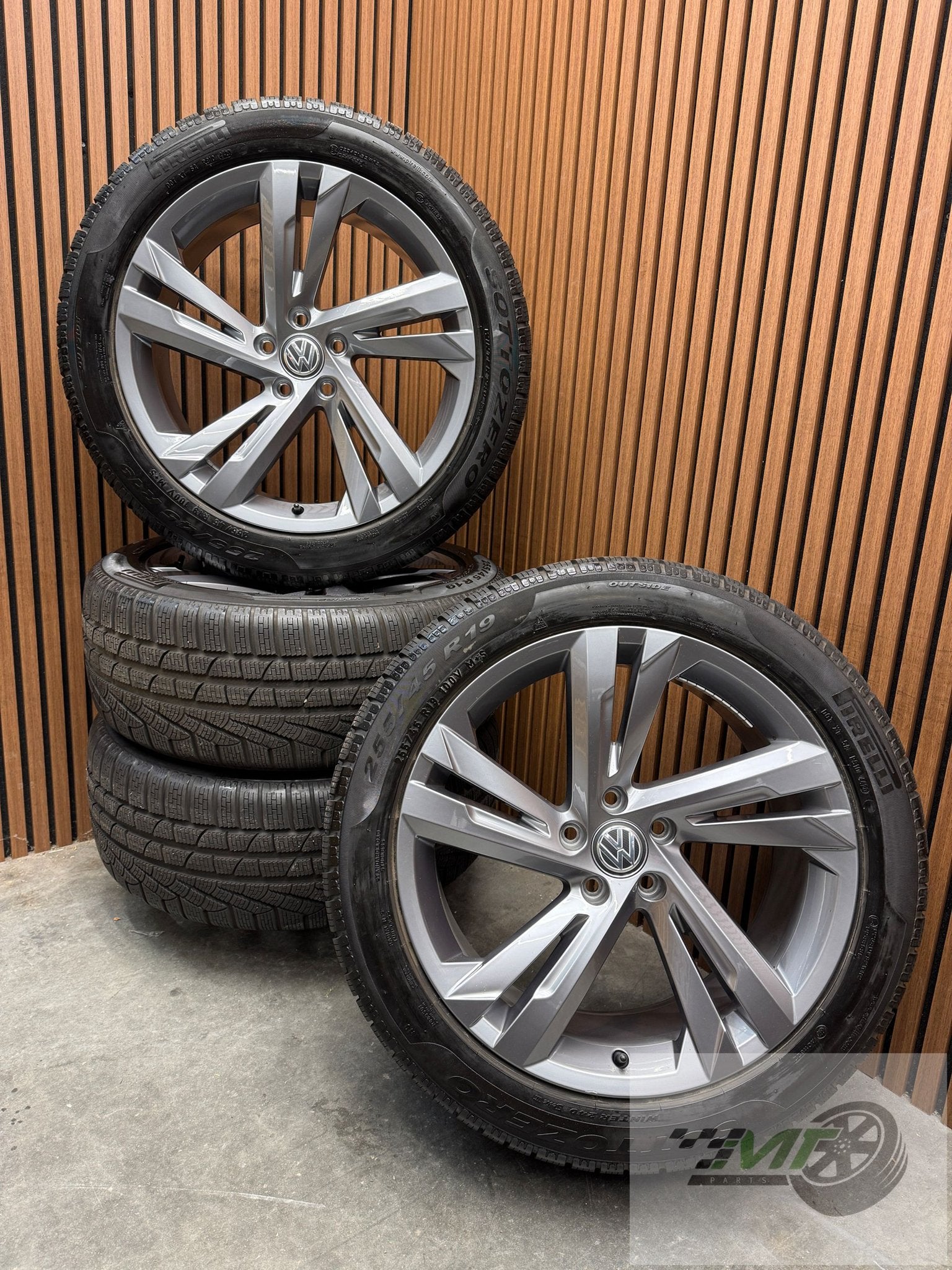 ️ 19" Vw Tiguan Tayron RLine VALENCIA WINTER 255 45 OEM, Auto-onderdelen, 19 inch, Gebruikt, 255 mm, -