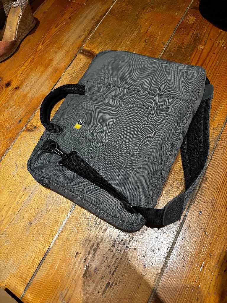 Case Logic PC-behuizing 30 x 40 cm, Computers en Software, Laptoptassen, Gebruikt, 15 inch, Grijs, Laptophoes
