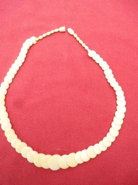 Anciens colliers, Bijoux, Sacs & Beauté, Colliers, Enlèvement, Comme neuf, Beige, Autres matériaux