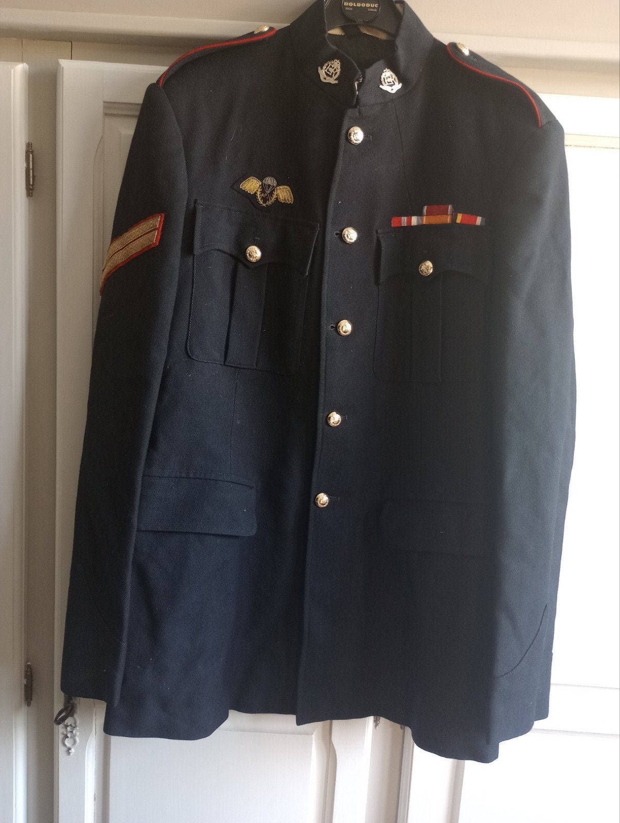 Veste costume MP anglaise, Envoi