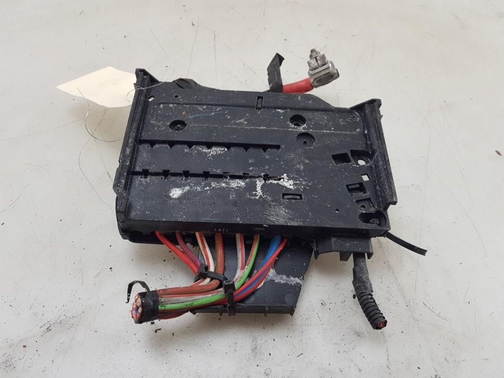 BOITIER FUSIBLES Ford Kuga II (DM2) (01-2012/06-2019), Utilisé, Ford