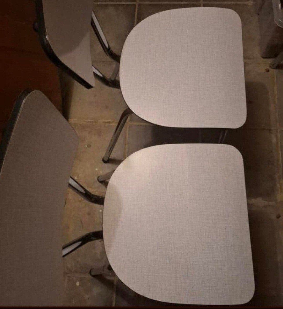 table de cuisine avec chaises, Ophalen