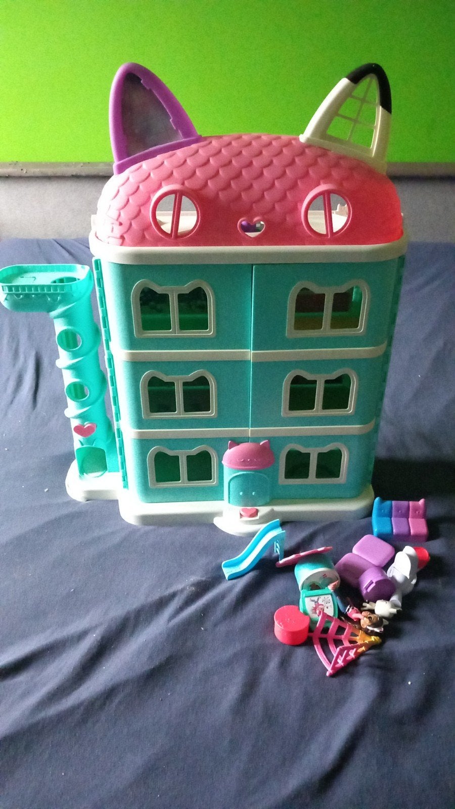Gaby's poppenhuis, Ophalen, Poppenhuis