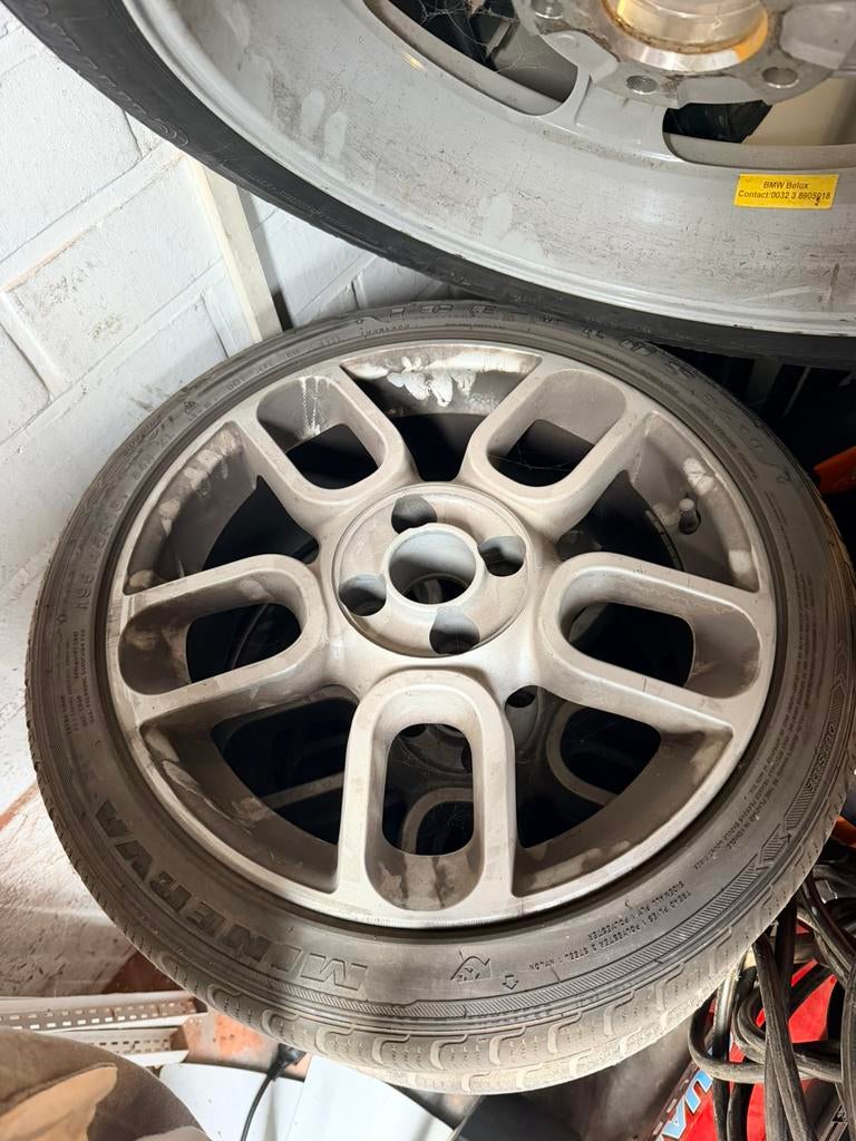 Set 4 alu velgen + winterbanden voor Fiat 500 / Abarth 500, Auto-onderdelen, Banden en Velgen, Ophalen, Gebruikt, 16 inch, Winterbanden
