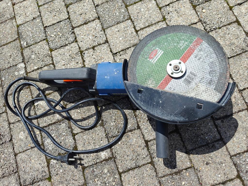 Meuleuse d'angle Powerplus (Grande radiale) - Avec disque pi, Bricolage & Construction, Outillage | Meuleuses, Meuleuse d'angle