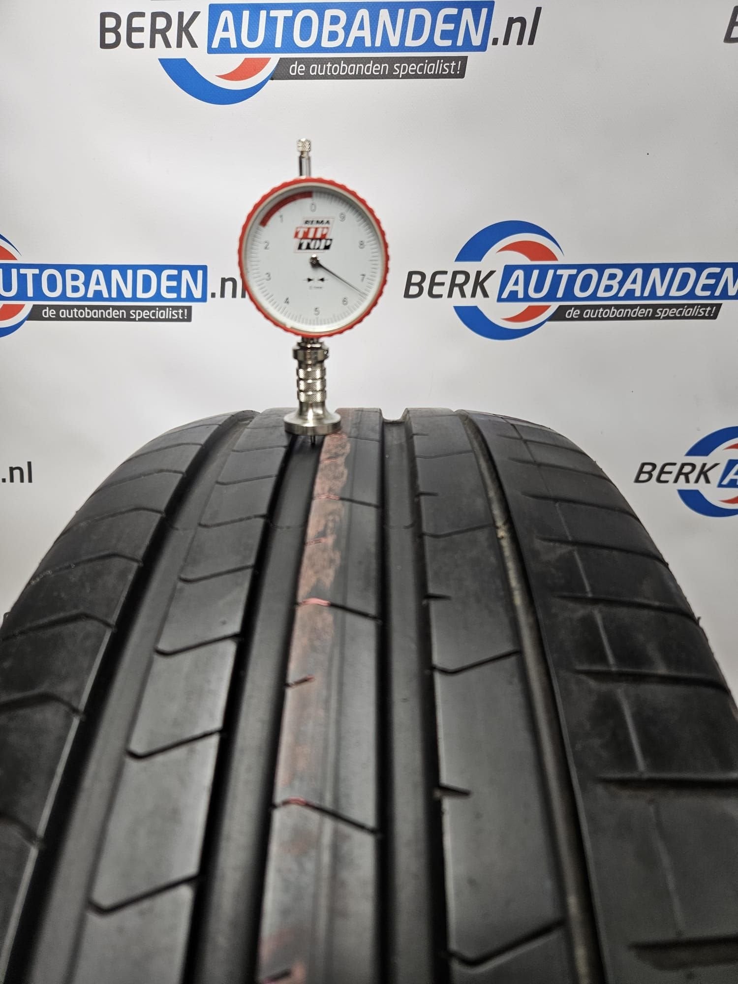 2x Pirelli P-Zero i* (RFT) 245/45 R19 98Y XL 245/45/19 24545, Auto-onderdelen, 19 inch, -, -, Ophalen of Verzenden