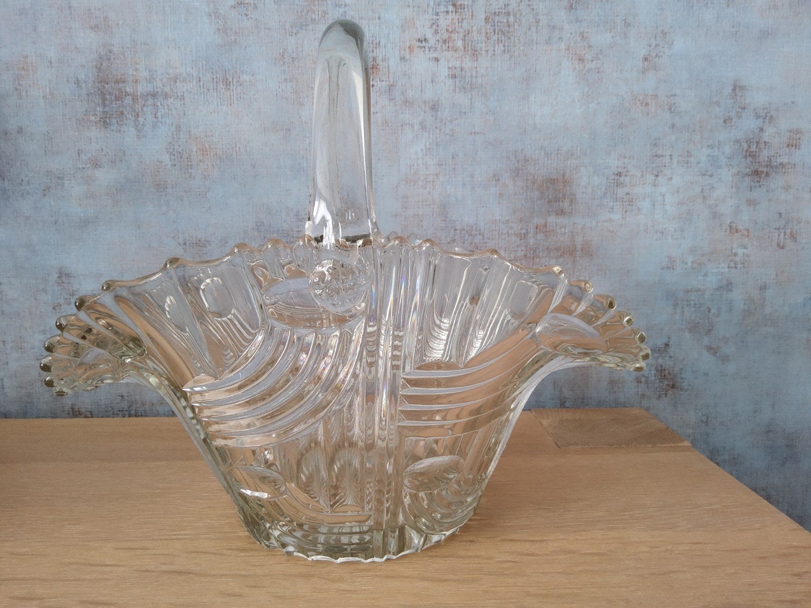Tsjechoslowaakse Art Deco glazen fruitmand., Ophalen