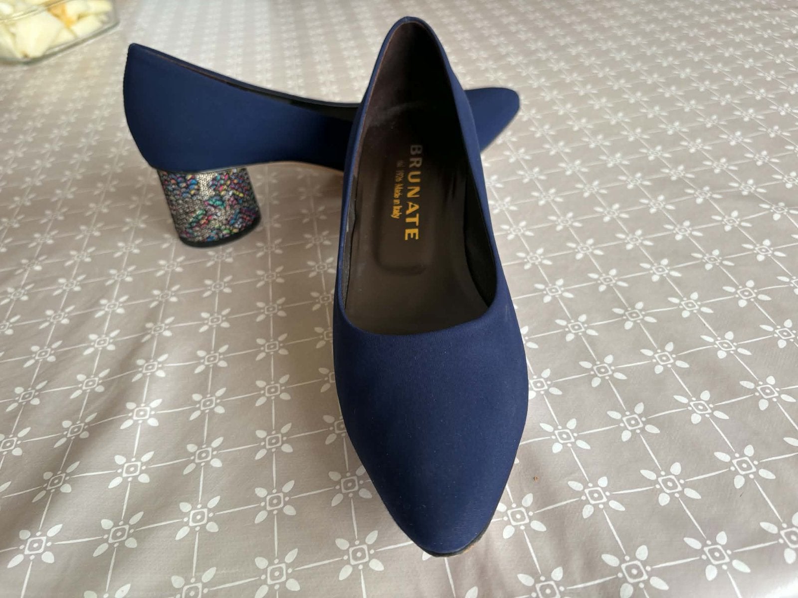 Blauwe stoffen pump merk Brunate, Ophalen, Pumps, Blauw, Zo goed als nieuw