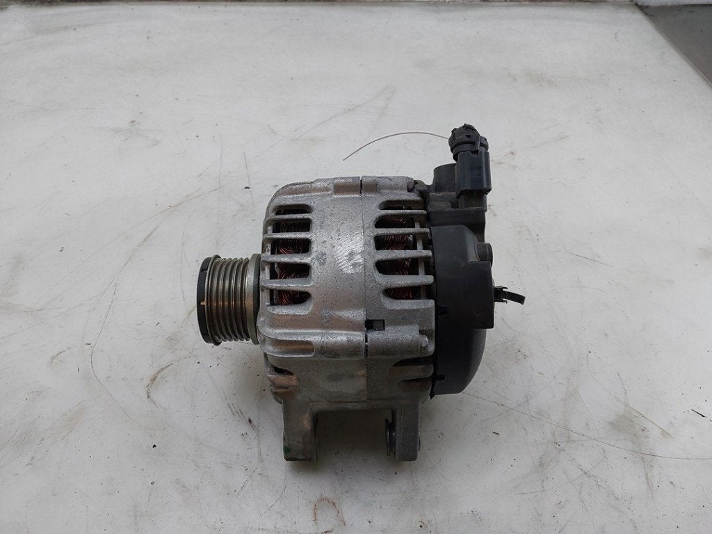ALTERNATEUR V-Snaar Corsa F (UB / UH / UP) (|9835689480|), Valeo, Opel, Utilisé, 100, rue de Courcelles
75017  Paris, FR