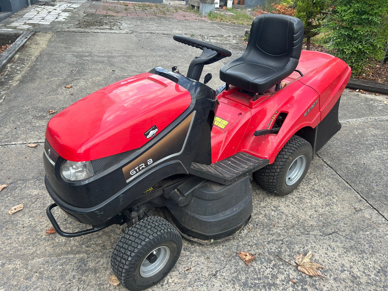 Tracteur tondeuse sentor gtr b 16.5, Jardin & Terrasse, Tondeuses autoportées, Enlèvement, Comme neuf, Bac de ramassage