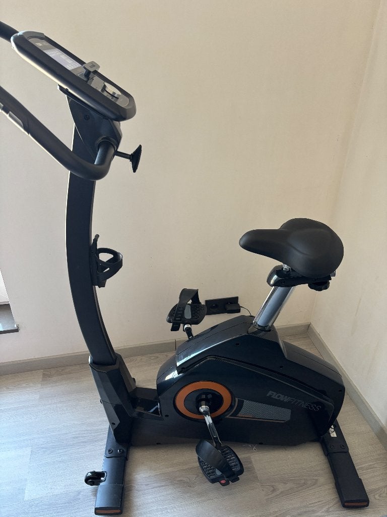 Hometrainer Flow Fitness Stelvio Bluetooth en iConsole, Sport en Fitness, Ophalen, Zo goed als nieuw, Hometrainer