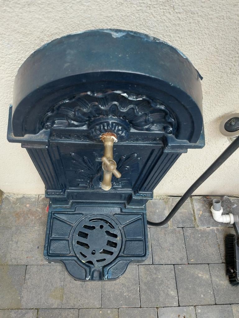 Fontaine classique avec robinet, Enlèvement