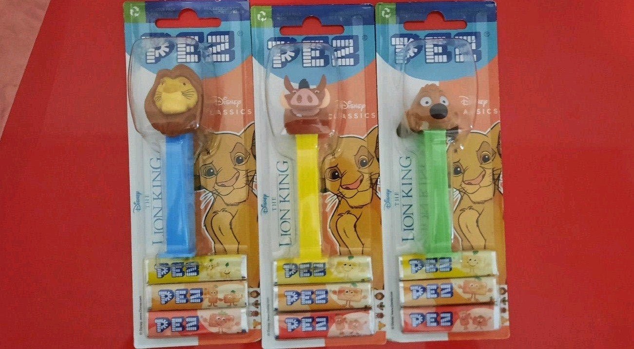 Distributeur PEZ disney Le Roi Lion, timon et pumba, Enlèvement, Comme neuf