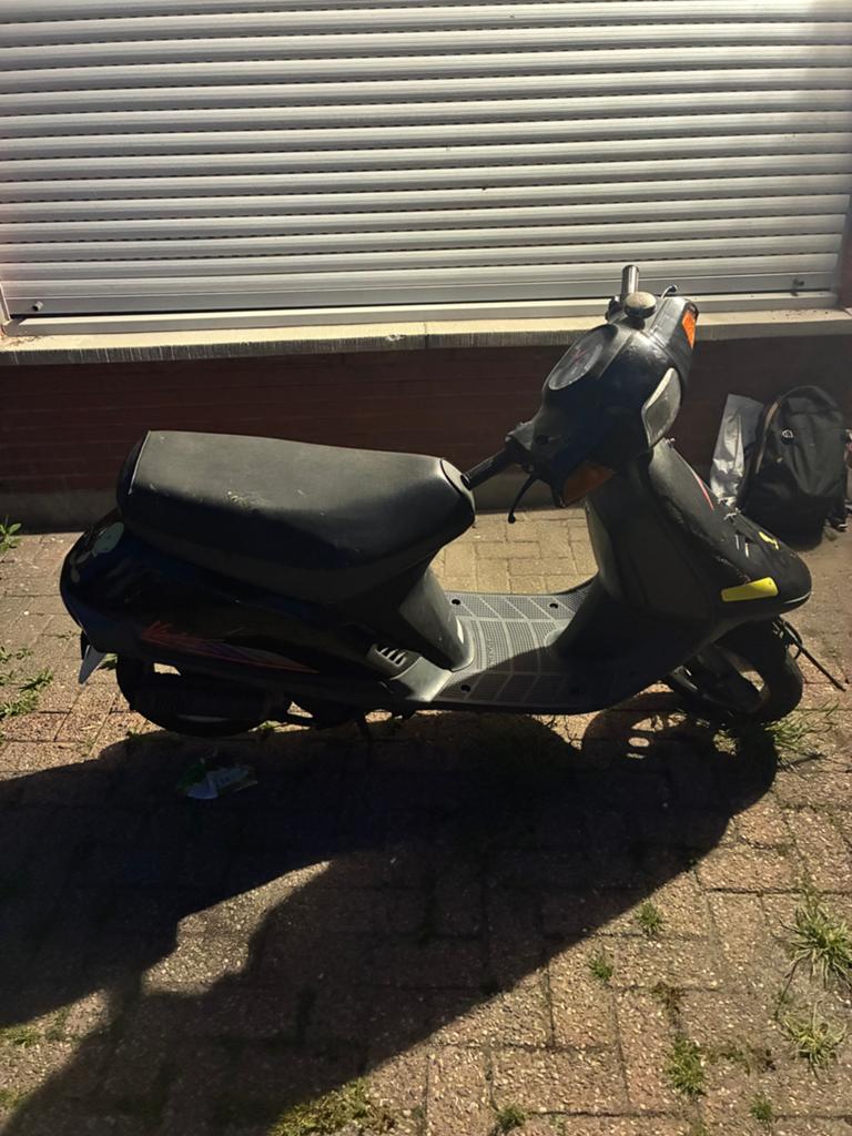 Honda vision met-in, Fietsen en Brommers, Ophalen, Zo goed als nieuw