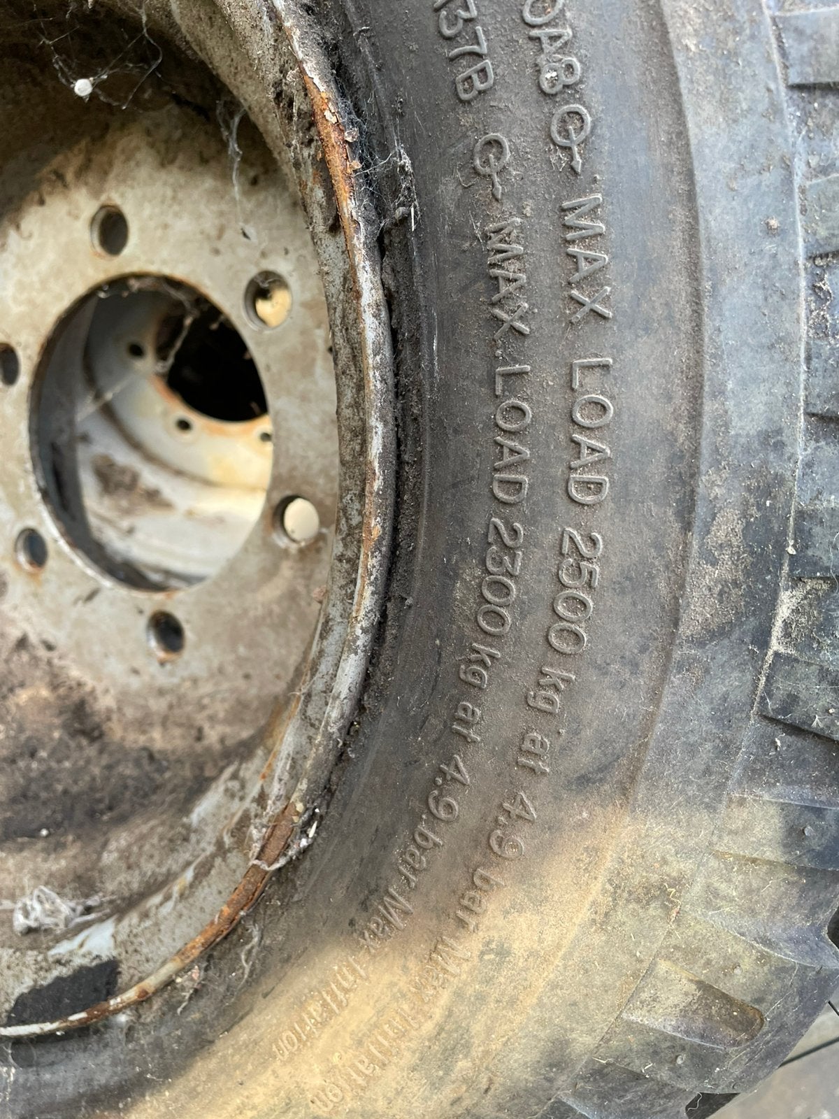 3banden op velg 340/55/r16, Zakelijke goederen, Ophalen