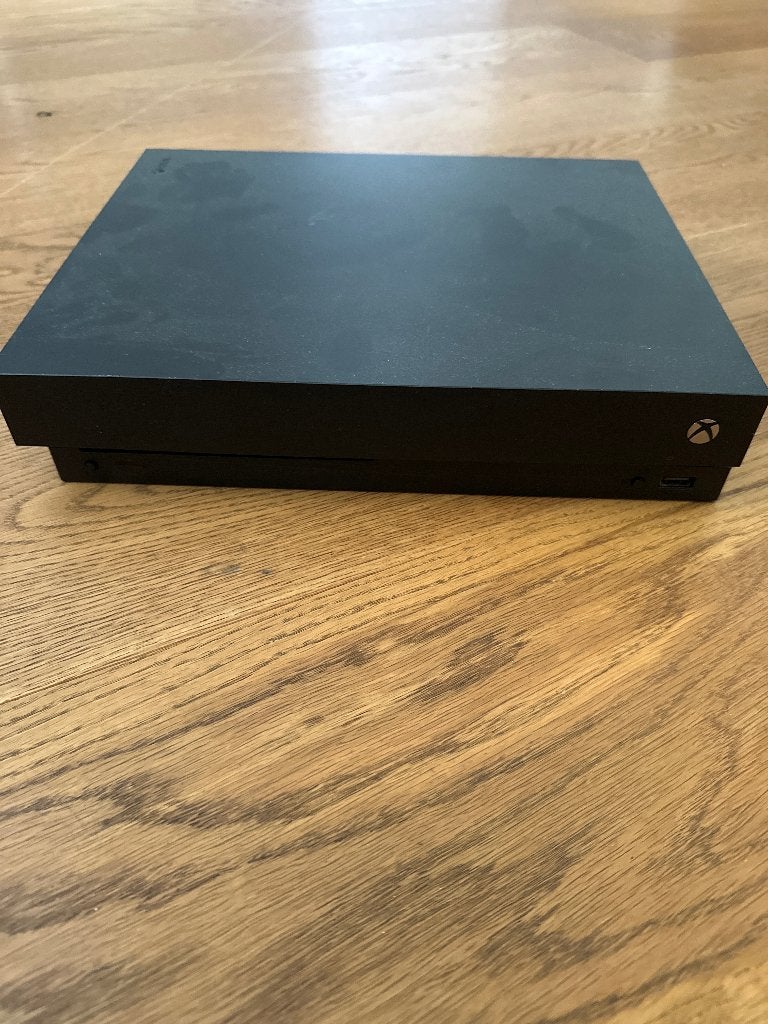Xbox one X 1To — réparée, nettoyée, prête à jouer, Games en Spelcomputers, Spelcomputers | Xbox One, Ophalen, Xbox One, Refurbished