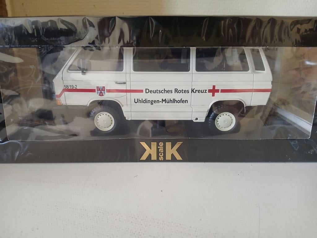 1/18 VOLKSWAGEN T3 AMBULANCE, Ophalen of Verzenden
