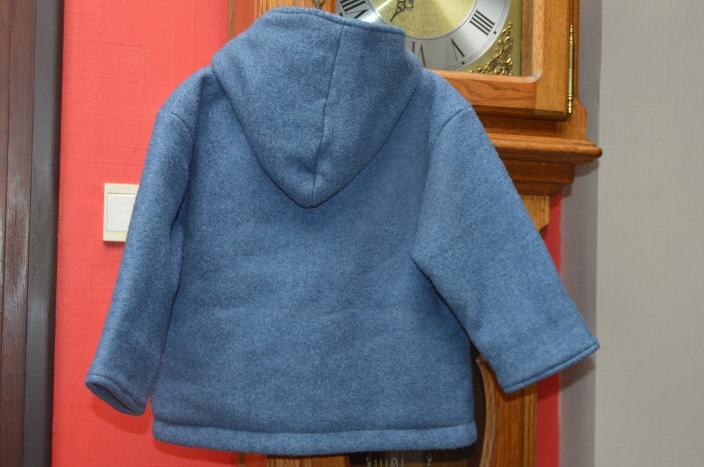 Babyjas Duffelcoat blauwe spijkerbroek T 23 maanden of 86/92, Ophalen of Verzenden, Zo goed als nieuw, Jongetje, Jasje